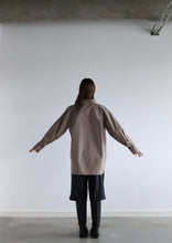 Load image into Gallery viewer, Shelby Organic Cotton Blouse - Walnut
