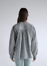 Load image into Gallery viewer, Bette Deadstock Cotton Lawn Blouse - Print Off-white
