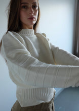 Load image into Gallery viewer, Keasey Mono Wool Pullover - Off-white
