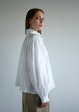Load image into Gallery viewer, Aesha Organic Linen Blouse Success

