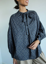 Load image into Gallery viewer, Estelle Organic Cotton Blouse - Print Black
