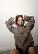Load image into Gallery viewer, Shelby Organic Cotton Blouse - Walnut

