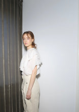 Load image into Gallery viewer, Bronte Ramie blouse - Cloud Dancer

