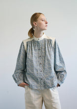 Load image into Gallery viewer, Silja Organic Printed Cotton Blouse - Print Off-white
