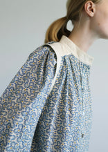 Load image into Gallery viewer, Silja Organic Printed Cotton Blouse - Print Off-white
