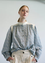 Load image into Gallery viewer, Silja Organic Printed Cotton Blouse - Print Off-white

