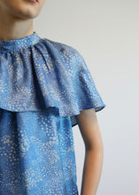 Load image into Gallery viewer, Breen Silk Top - Print Blue
