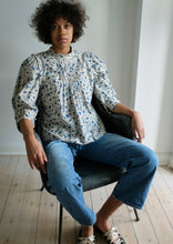 Load image into Gallery viewer, Aestrid Organic Cotton Blouse
