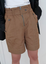 Load image into Gallery viewer, Berthe Organic Cotton Twill Shorts
