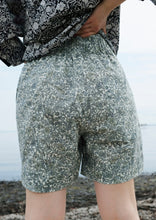 Load image into Gallery viewer, Devon Organic Floral Lawn Shorts

