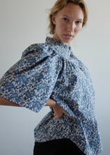 Load image into Gallery viewer, Fawn Organic Cotton Blouse - Print Blue
