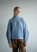Load image into Gallery viewer, Cora Mono Wool Pullover - Light Blue Melange
