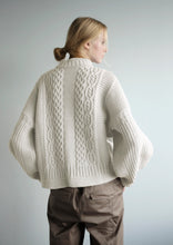 Load image into Gallery viewer, Cora Mono Wool Pullover - Off-white
