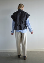 Load image into Gallery viewer, Bee Organic Cotton Twill Vest - Black
