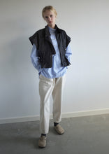 Load image into Gallery viewer, Bee Organic Cotton Twill Vest - Black
