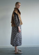 Load image into Gallery viewer, Bee Organic Cotton Twill Vest - Oak
