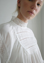 Load image into Gallery viewer, Evelyn Ramie Blouse - Bright White
