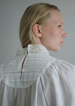 Load image into Gallery viewer, Evelyn Ramie Blouse - Bright White
