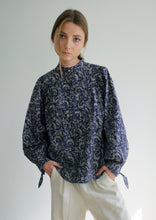 Load image into Gallery viewer, Ella Organic Printed Poplin Blouse
