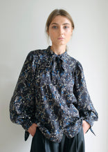 Load image into Gallery viewer, Elsie Printed Tencel Blouse
