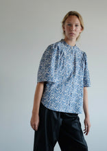Load image into Gallery viewer, Fawn Organic Cotton Blouse - Print Blue
