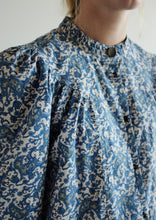Load image into Gallery viewer, Fawn Organic Cotton Blouse - Print Blue
